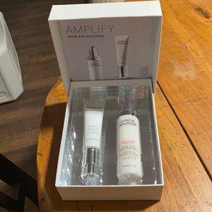 Mary Kay Clinical Solutions Retinol 0.5 Set